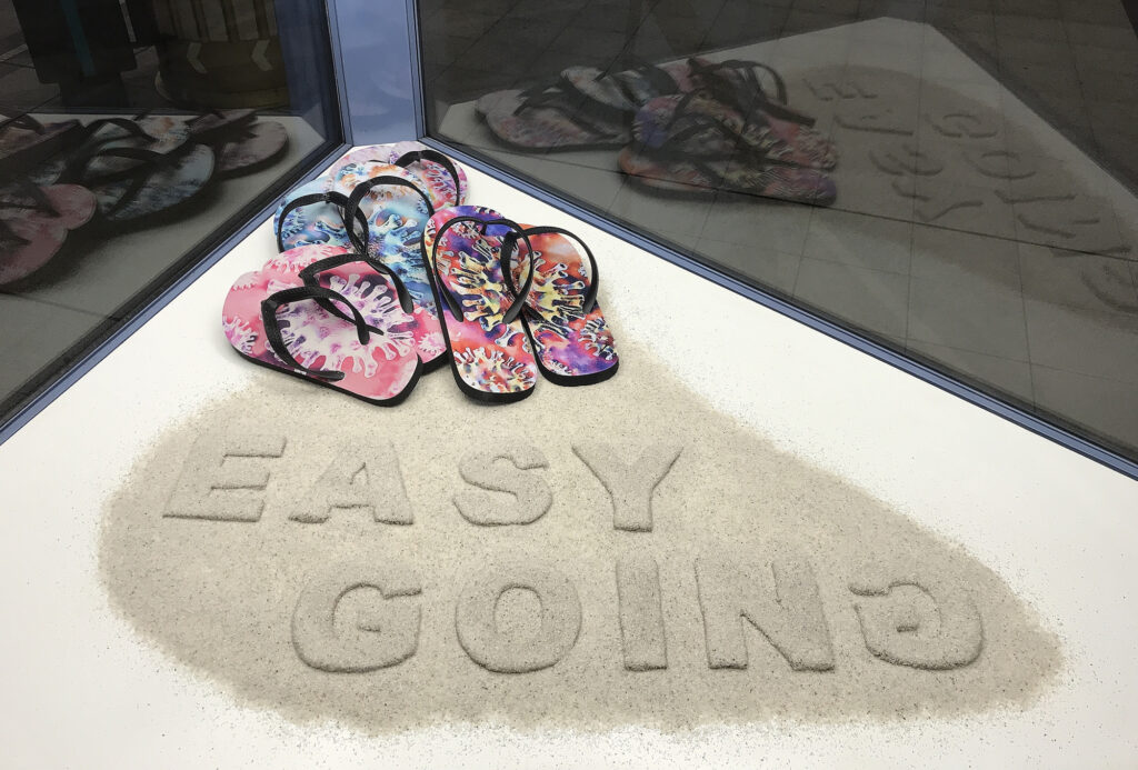 Ansicht Halbtotale -Kunstinstallation - Easy going - präsentiert von Warte Positionen, U-Bahnsteig Bockenheimer Warte